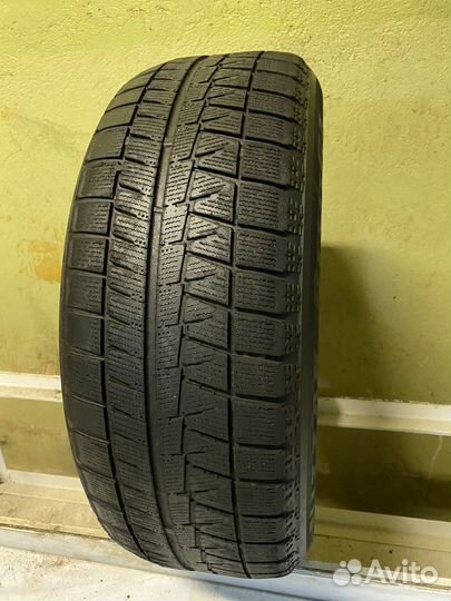 Bridgestone Blizzak Revo GZ 215/60 R16 95S