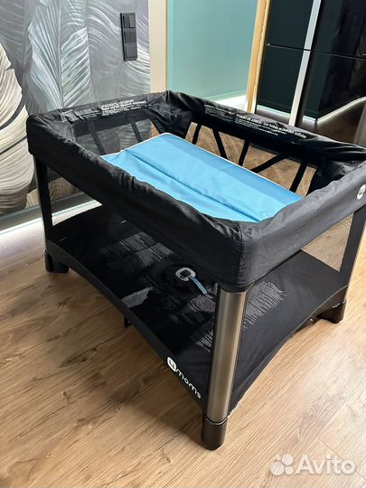 Манеж кровать 4Moms