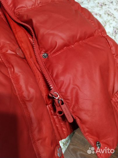 Пуховик красный