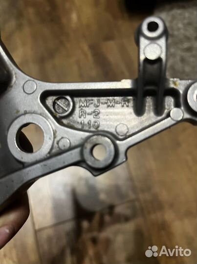 Кронштейн правый honda cbr600rr от 07-12