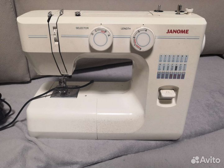 Швейная машина Janome бу