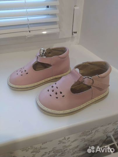 Сандалии для девочки