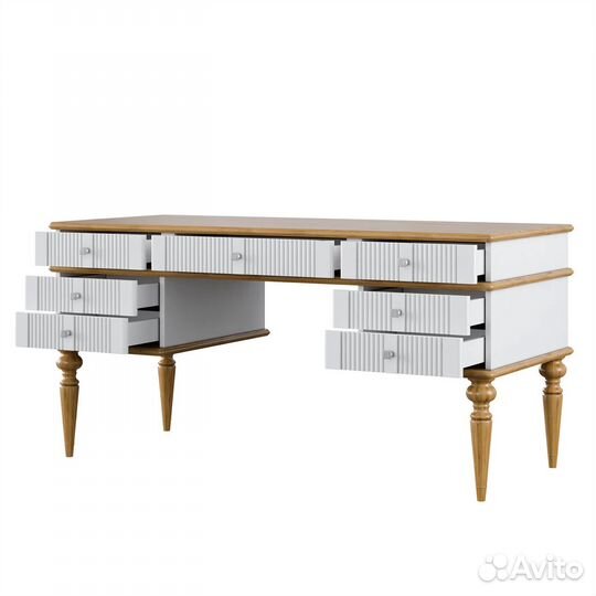 Письменный стол