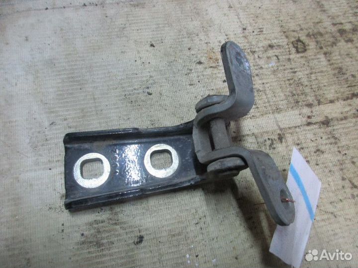 Петля двери задней левой нижняя Cadillac SRX 2003