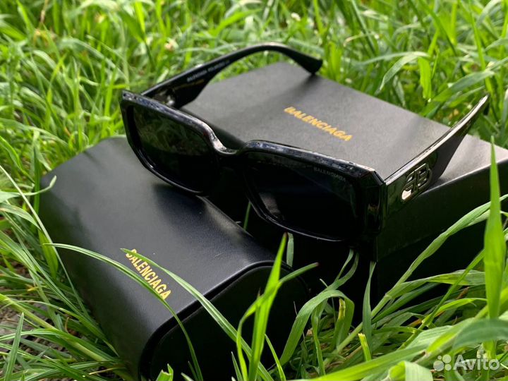 Солнцезащитные очки женские balenciaga