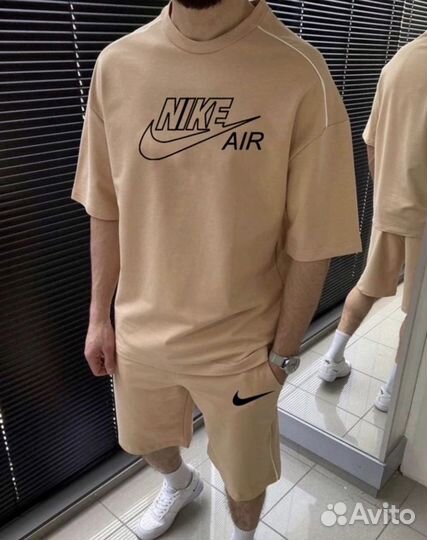 Шорты и футболка Nike air