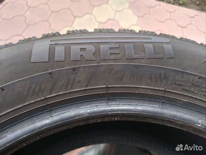 Pirelli Winter Ice Zero 205/60 R16 96T