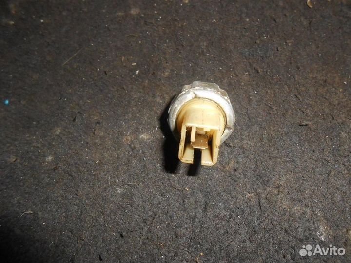 Датчик давления масла Nissan Pulsar FN15(95-00)