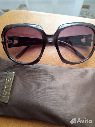 Очки от солнца женские с футляром