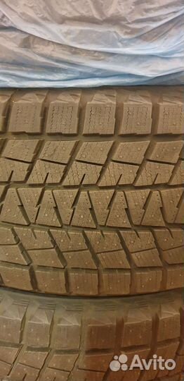 Bridgestone Blizzak DM-V1 265/60 R18 R