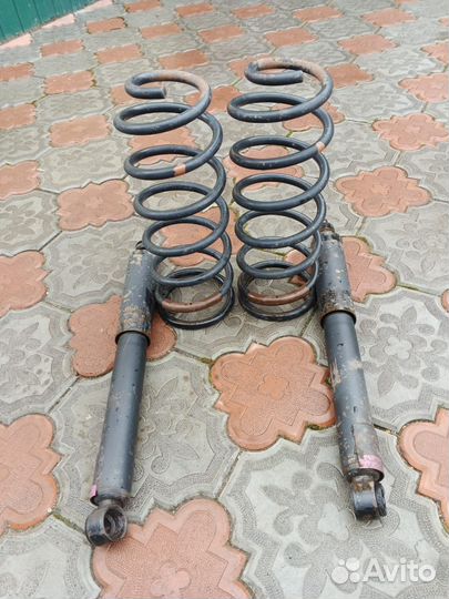 Пружины и амортизаторы