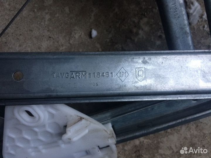 Стеклоподъёмник механический Renault Logan 1