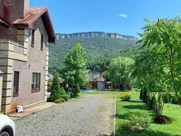 Дом 380 м² на участке 32 сот.