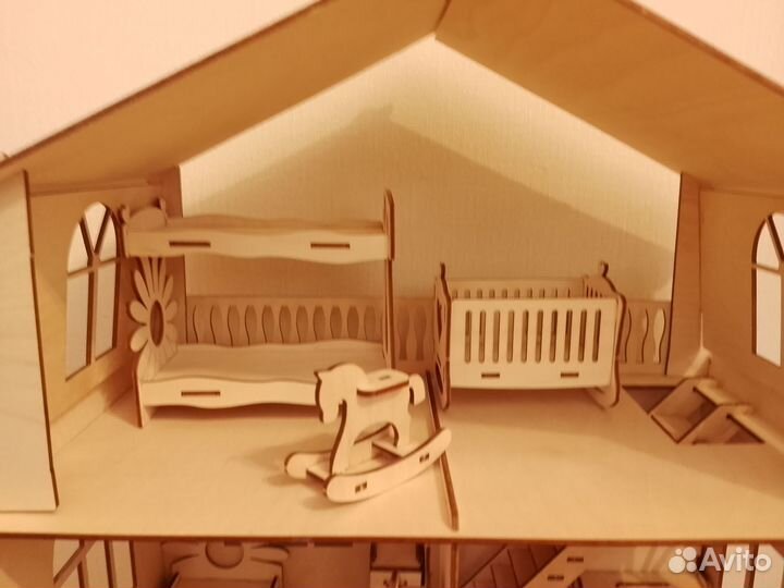 Игрушечный домик деревянный