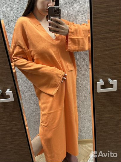 Платье с длинным рукавом