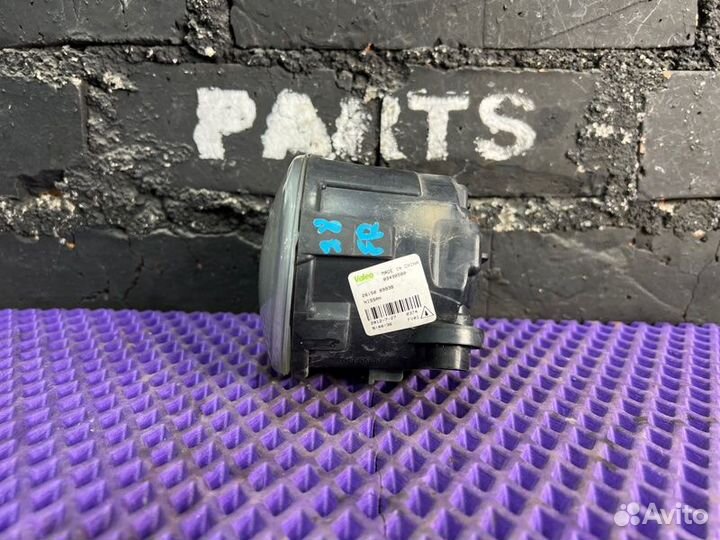 Фара противотуманная передняя правая Nissan