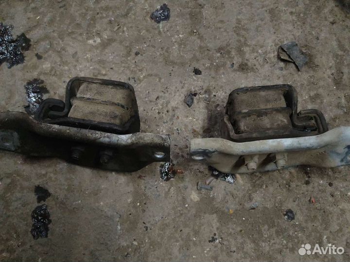 Подушка двигателя subaru Форестер