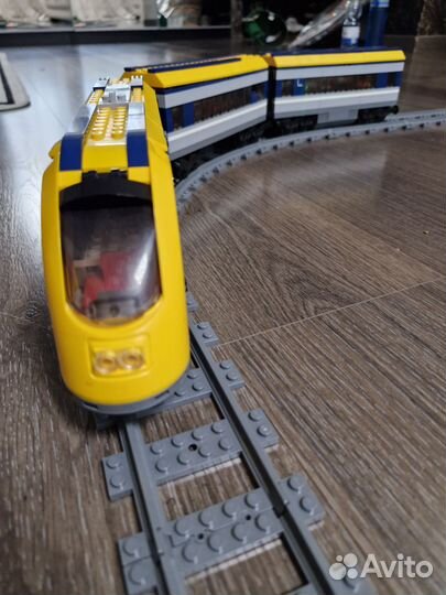Lego city поезд