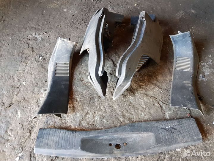 Пластик багажника Ford Fusion