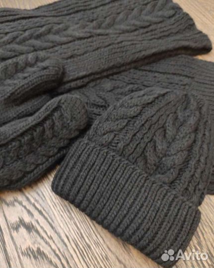 Шапка шарф варежки на флисе (комплект новый)