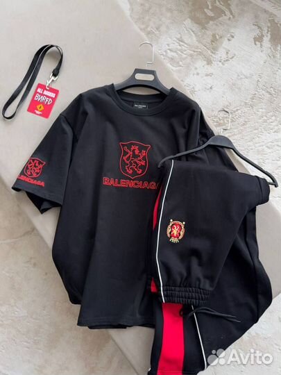 Футболка женская оверсайз Balenciaga