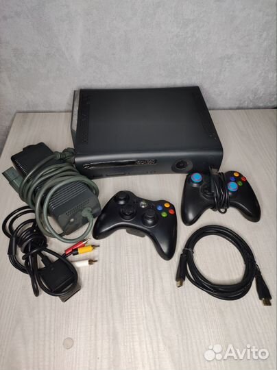 Xbox 360 500Gb 2джойстика 70игр freeboot