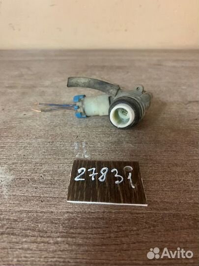 Насос омывателя стекла Chrysler Voyager