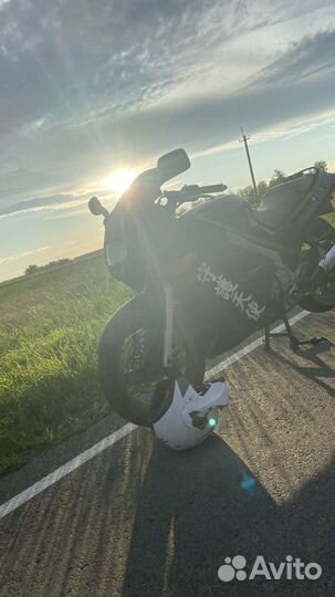 Kawasaki ZZR 250