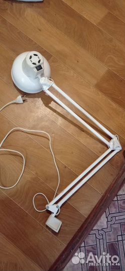 Лампа настольная