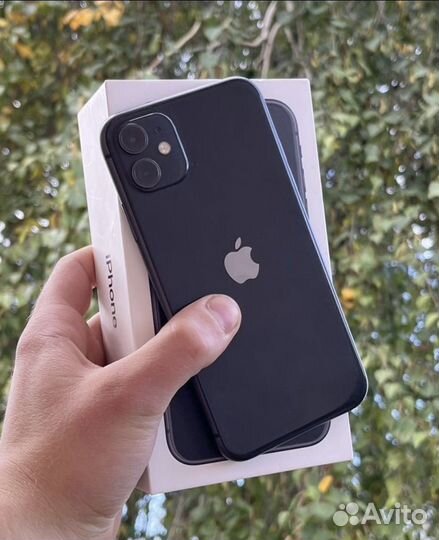 Телефон iPhone 11
