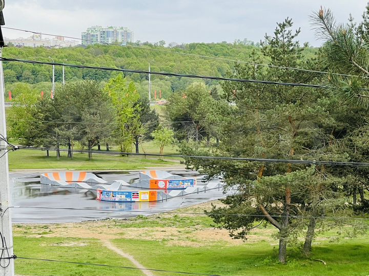 2-к. квартира, 65 м², 2/2 эт.