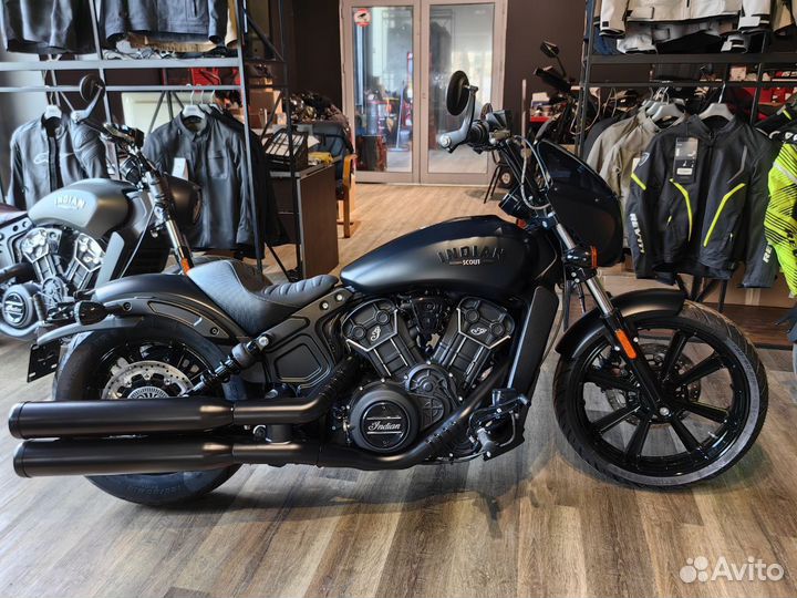 Indian Scout Rogue Onyx Black