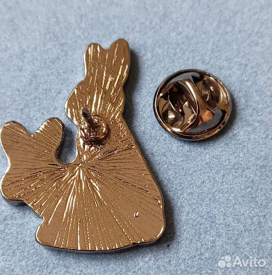 Значок пин кролики