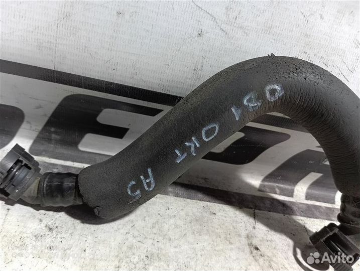 Патрубок вентиляции картера Skoda Octavia A5 1.8