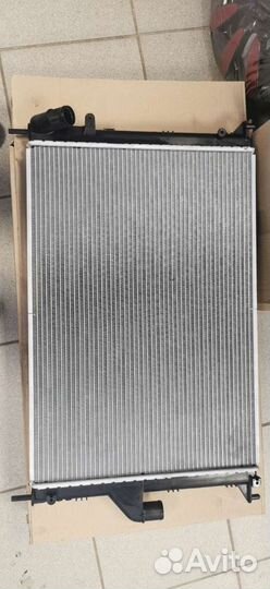 Радиатор охлаждения Renault