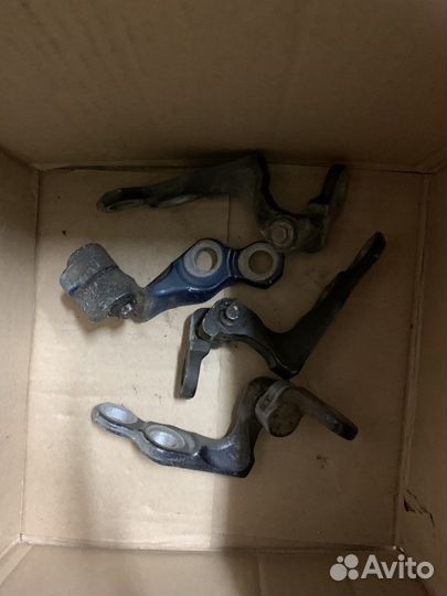 Петля двери ford focus 2