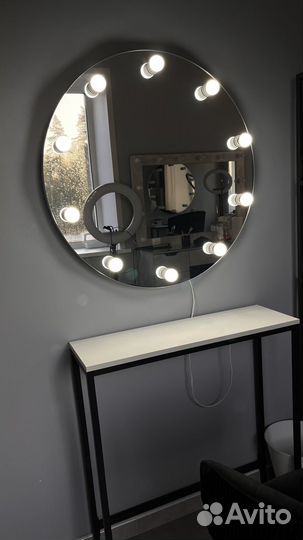 Гримерное зеркало со столом