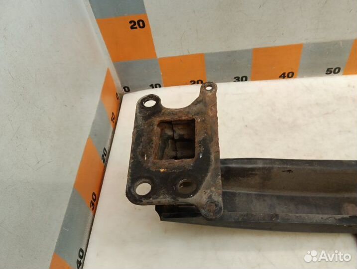 Усилитель переднего бампера Skoda Praktik/Roomster