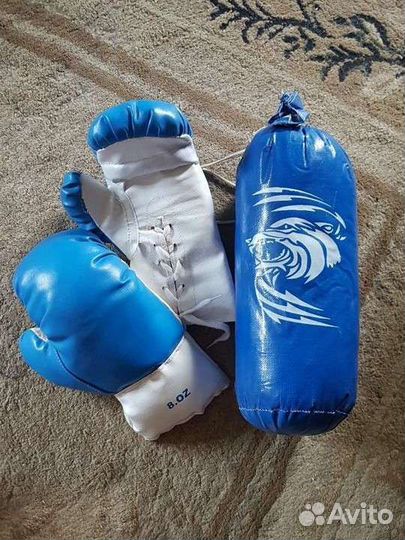 Боксерские перчатки и груша детские