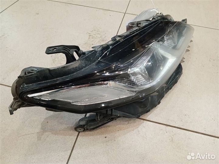 Фара правая Toyota Camry