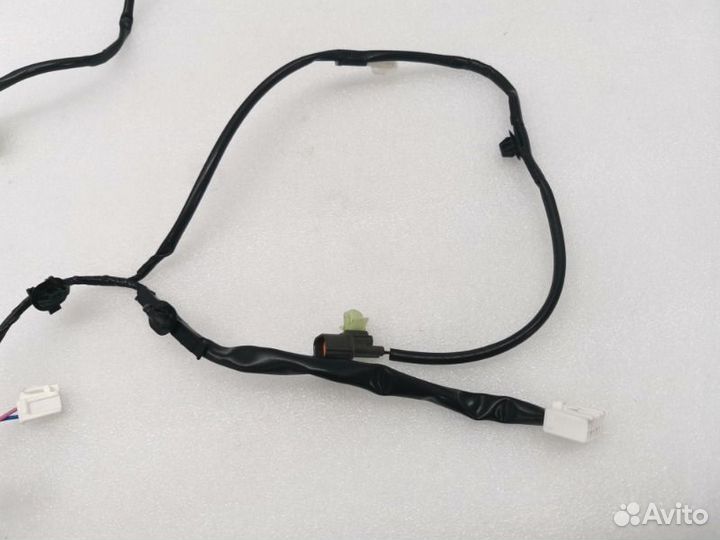 Проводка двери передняя правая Mitsubishi