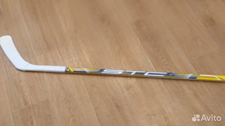 Хоккейная клюшка правого и левого хвата