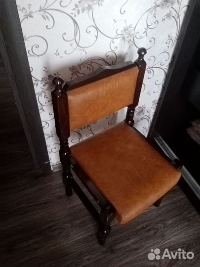 Кухонный уголок и стулья