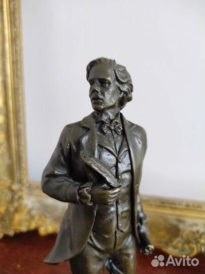 Бронзовая статуэтка Шопен