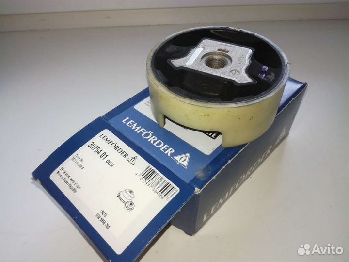 Опора двигателя Volkswagen Passat b6