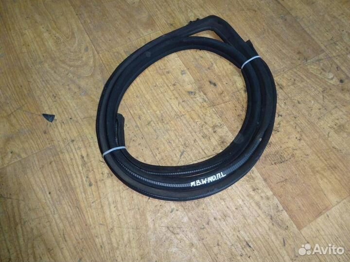 Уплотнитель двери Mercedes Benz W140 1991-1999