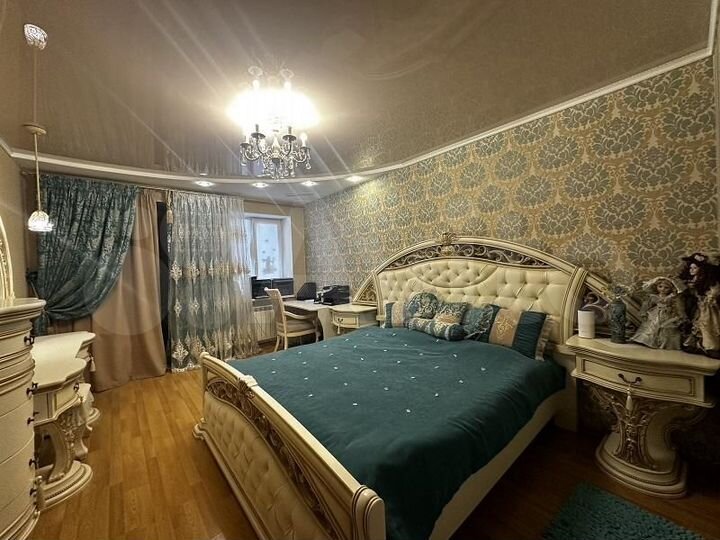 4-к. квартира, 132 м², 10/11 эт.