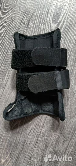 Ортез на лучезапястный сустав левый