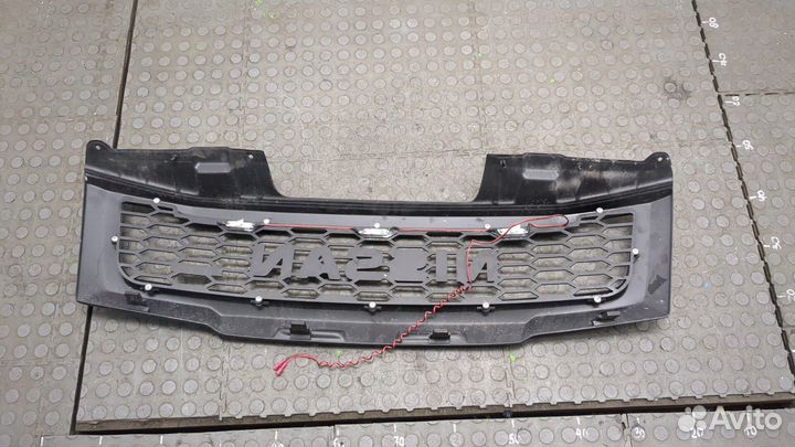 Решетка радиатора Nissan Navara, 2008