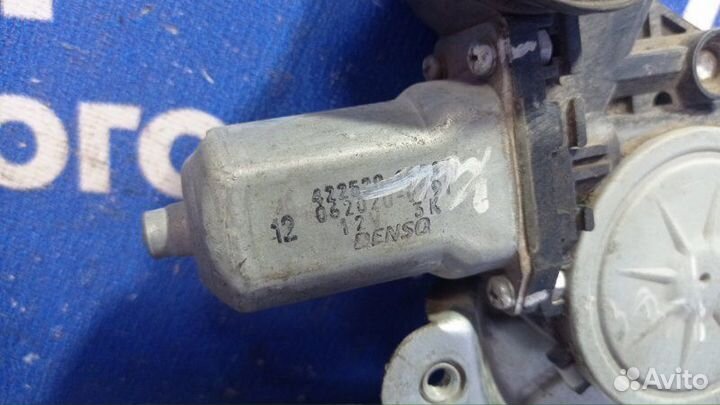 Задний левый стеклоподъёмник Toyota Rav4 кроссовер